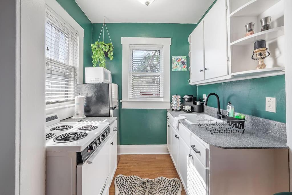 Jungle Themed Apt. Close To Coffee, Food + Shops! Tampa Exterior foto